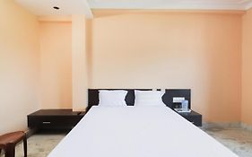 Spot On 47199 Hotel Gopi Kunj